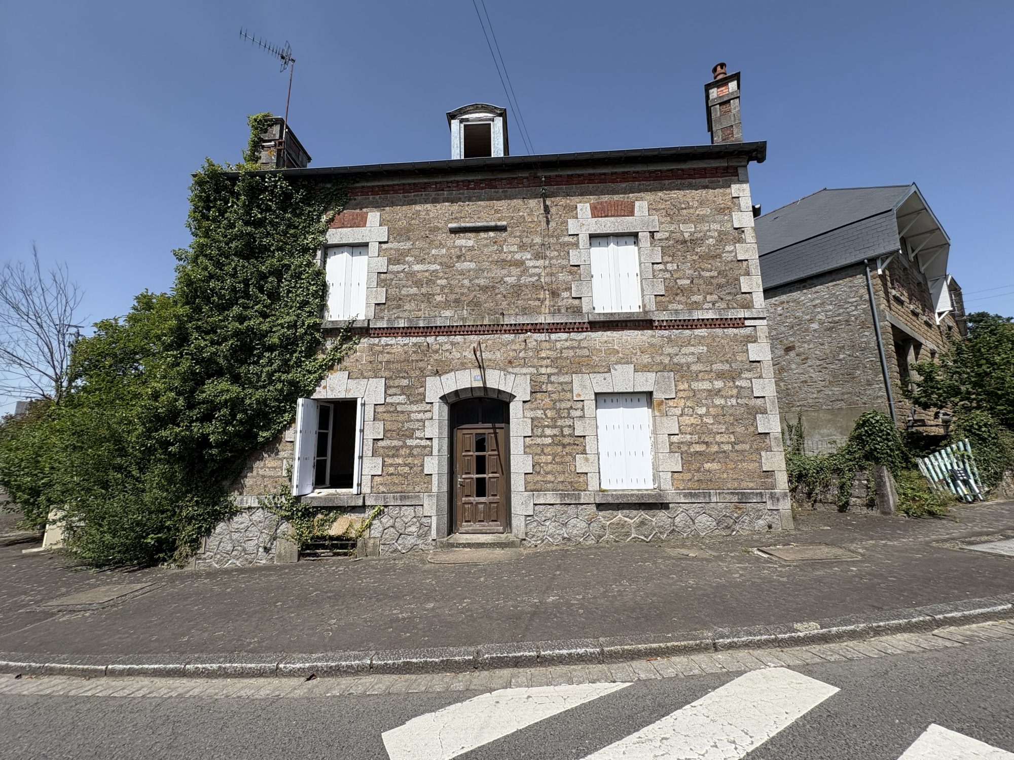 Maison 5 pièces 98 m² · à Louvigné-du-Désert · 97,8 m² · 63 600 €