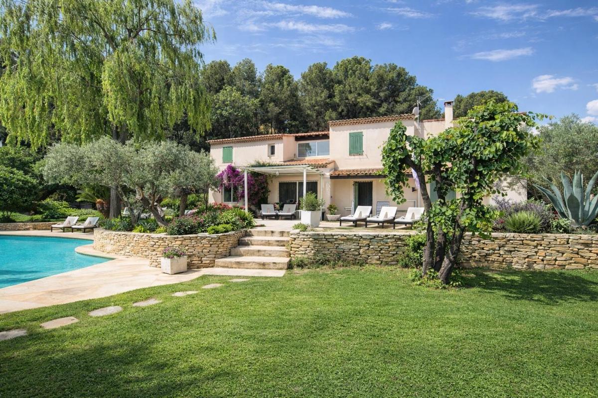 Maison 7 pièces 221 m² · à Saint-Mitre-les-Remparts · 221 m² · 892 500 €