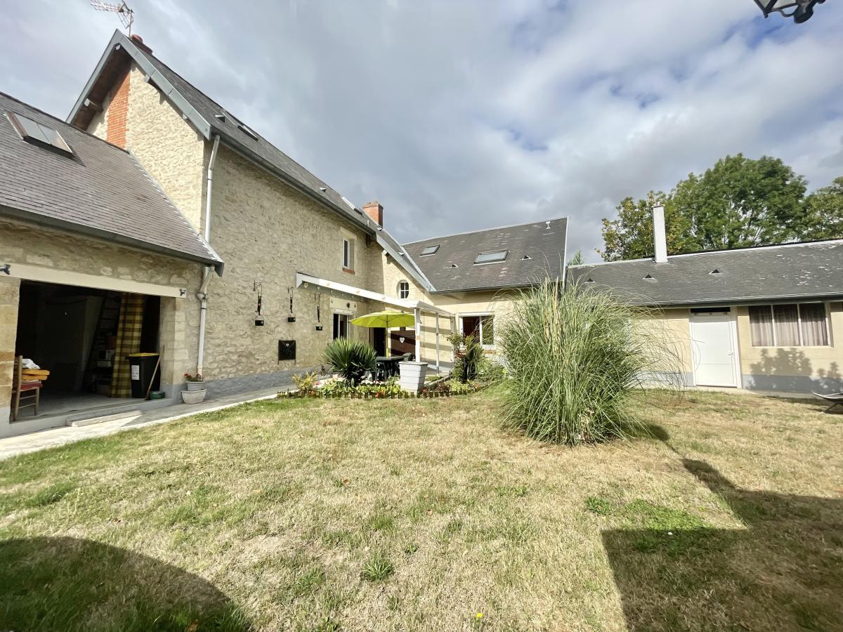 Maison 6 pièces 159 m² · à Thil · 159 m² · 366 500 €