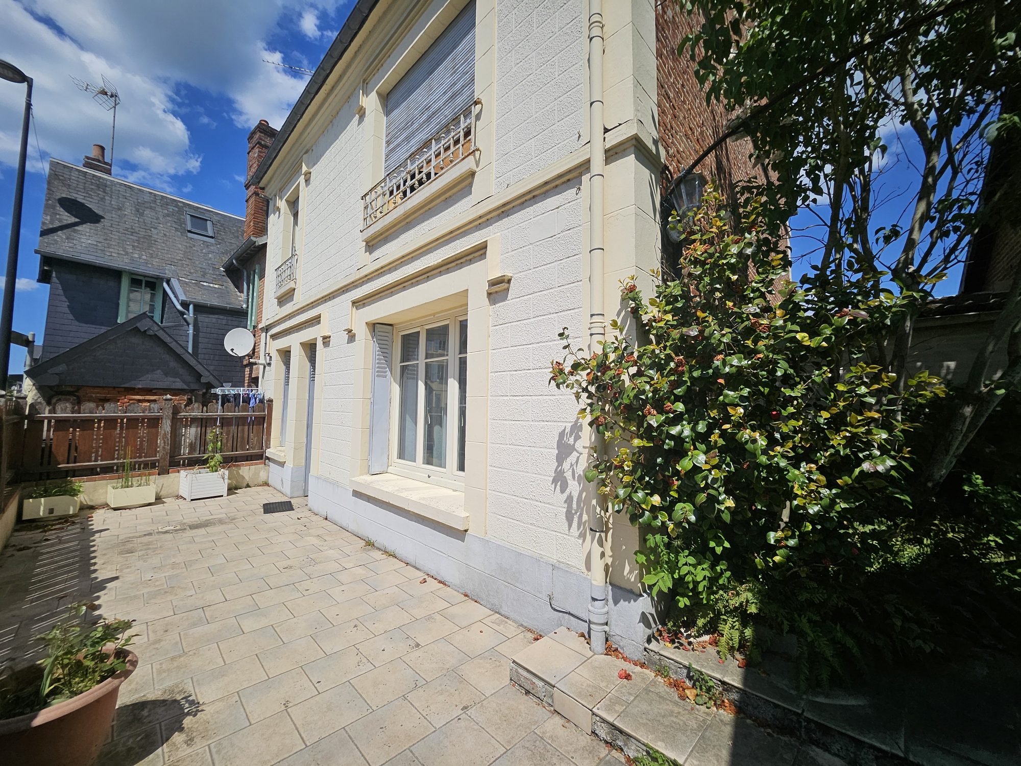 Maison 8 pièces 142 m² · à Pont-l'Évêque · 142 m² · 410 000 €