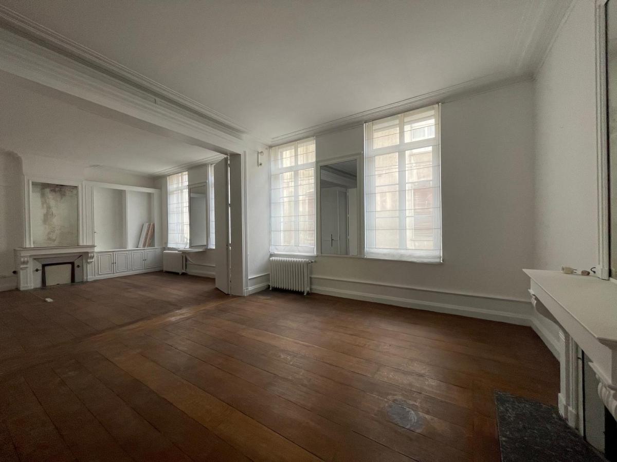 Maison 374 m² · à Cambrai · 374 m² · 267 750 €