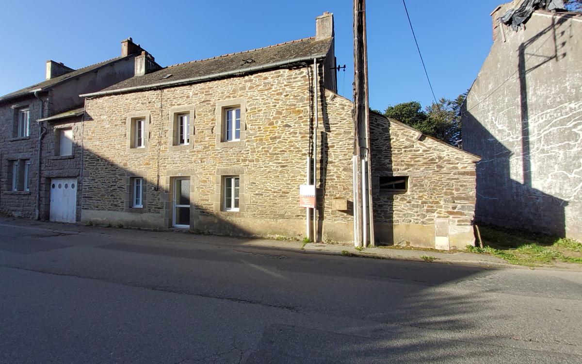 Maison 4 pièces 95 m² · à Maël-Carhaix · 95 m² · 63 000 €