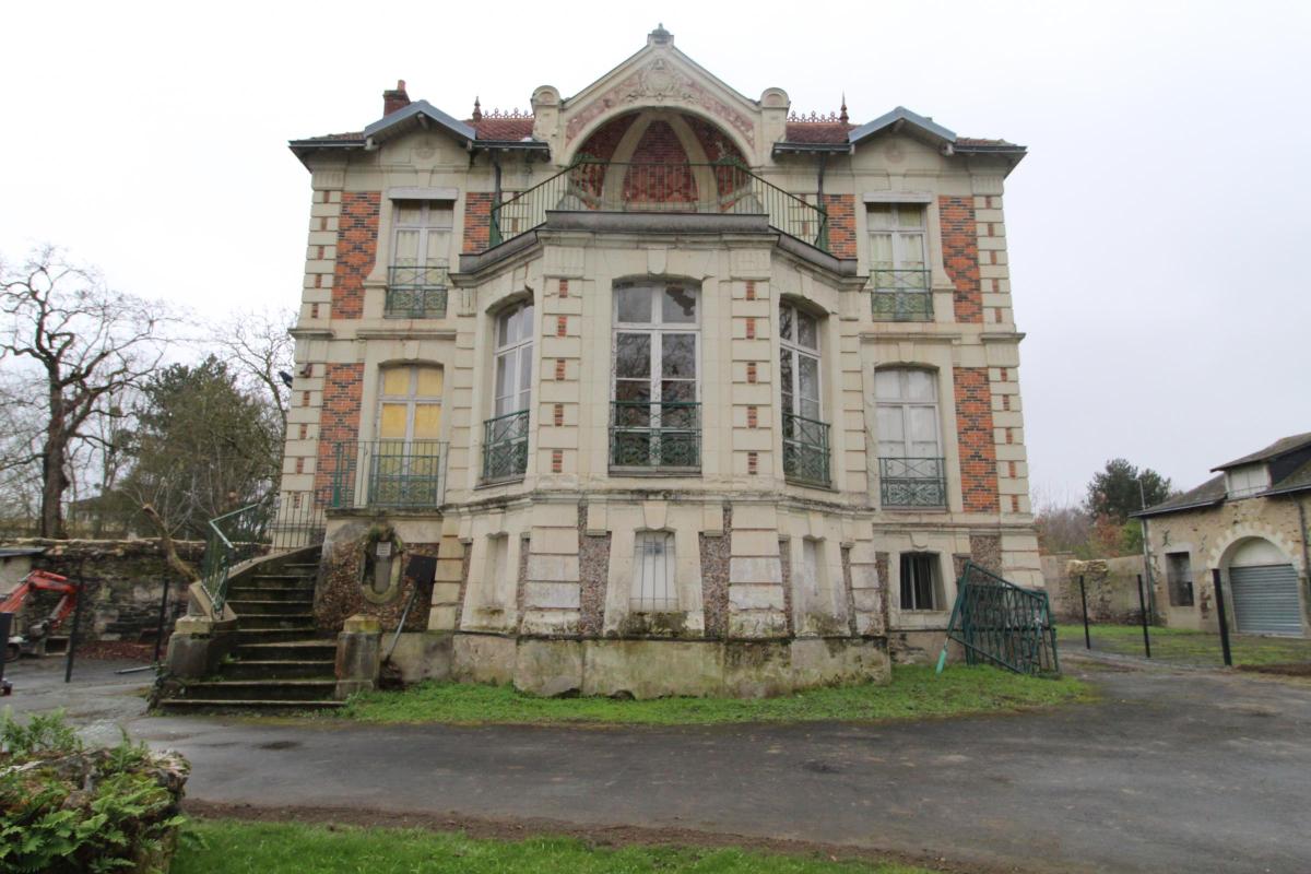 Maison 9 pièces 250 m² · à Angers · 250 m² · 550 200 €