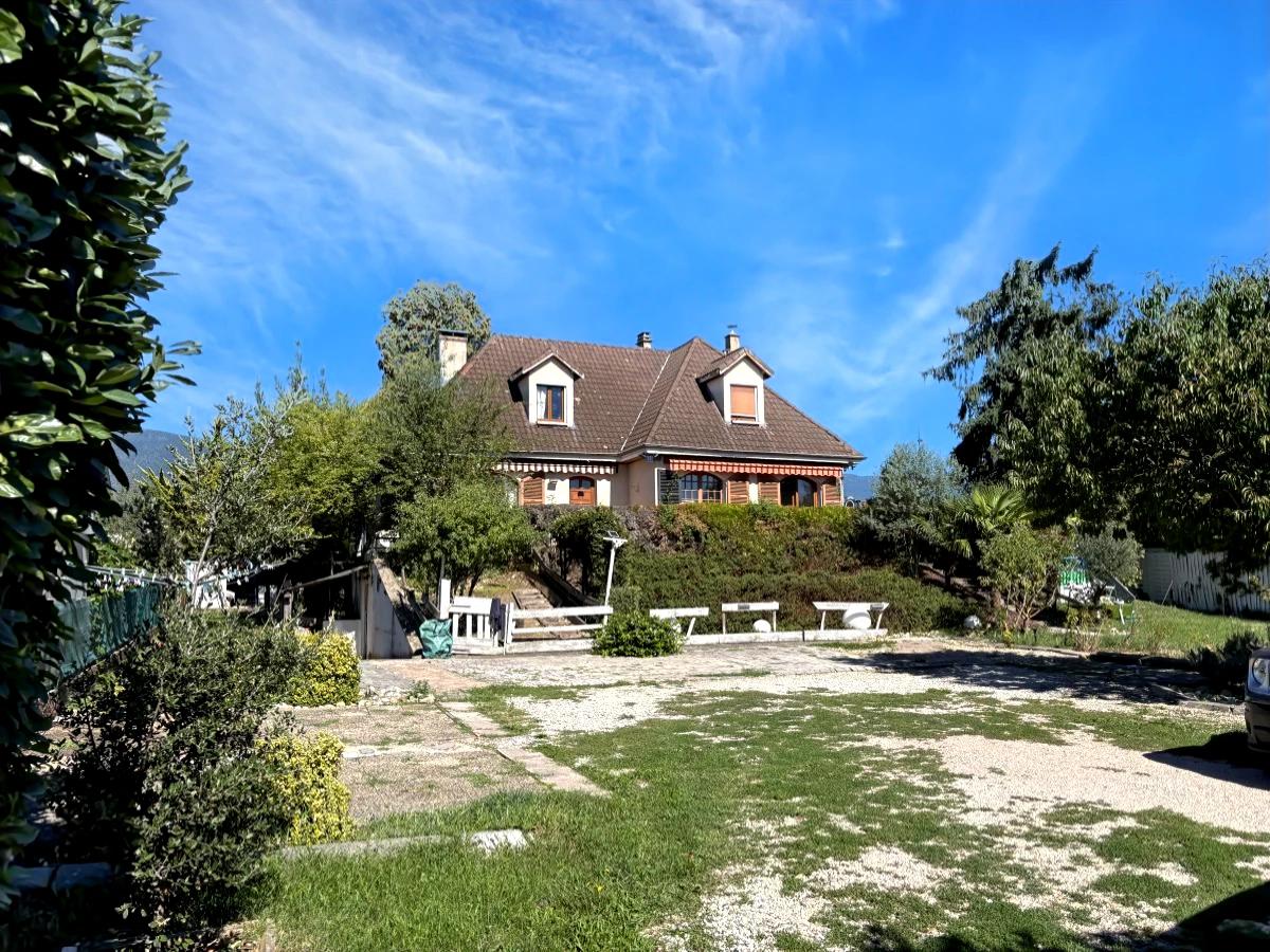Maison 5 pièces 124 m² · à Ségny · 124 m² · 950 000 €