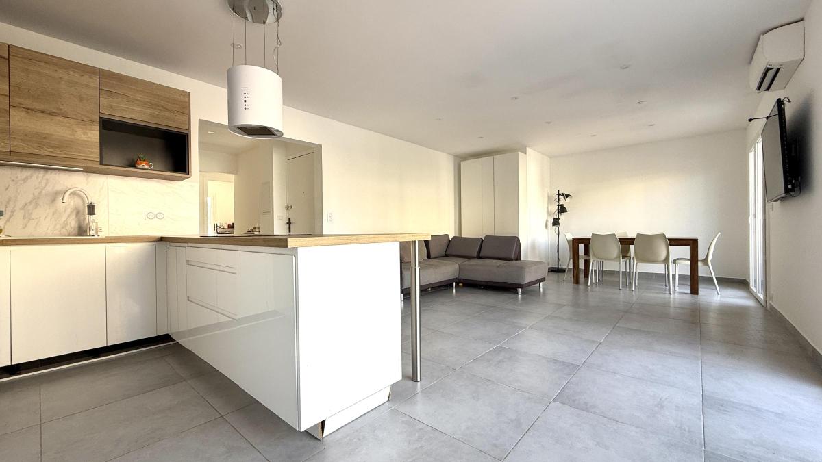Appartement 3 pièces 79 m² · à Saint-Aygulf · 79,2 m² · 380 000 €