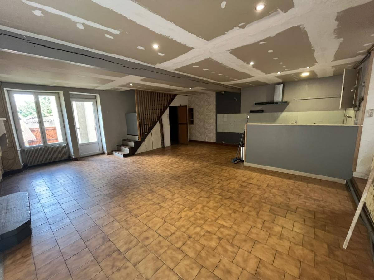 Maison 94 m² · à Curzay-sur-Vonne · 94 m² · 49 500 €