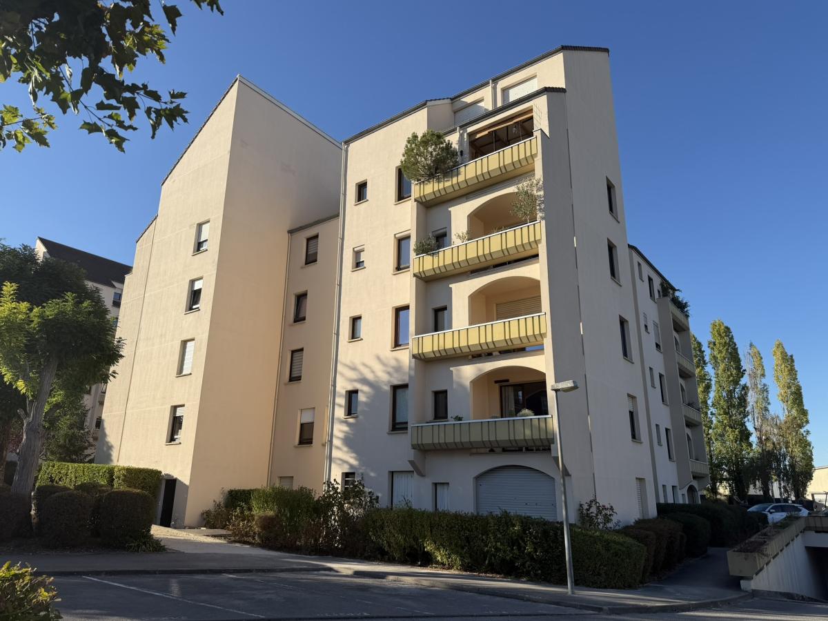 Appartement 3 pièces 74 m² · à Fontaine-lès-Dijon · 73,6 m² · 150 000 €
