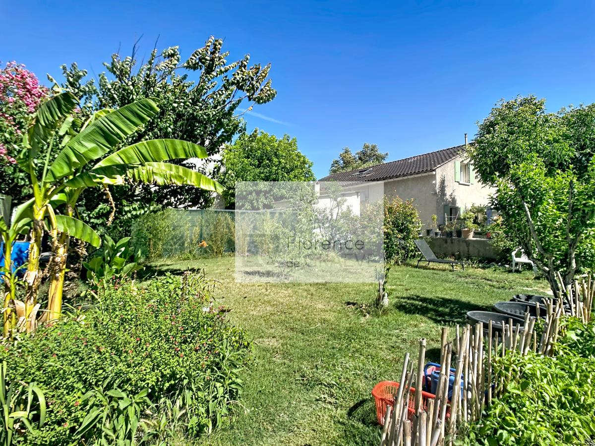 Maison 6 pièces 172 m² · à Mollégès · 172 m² · 500 000 €