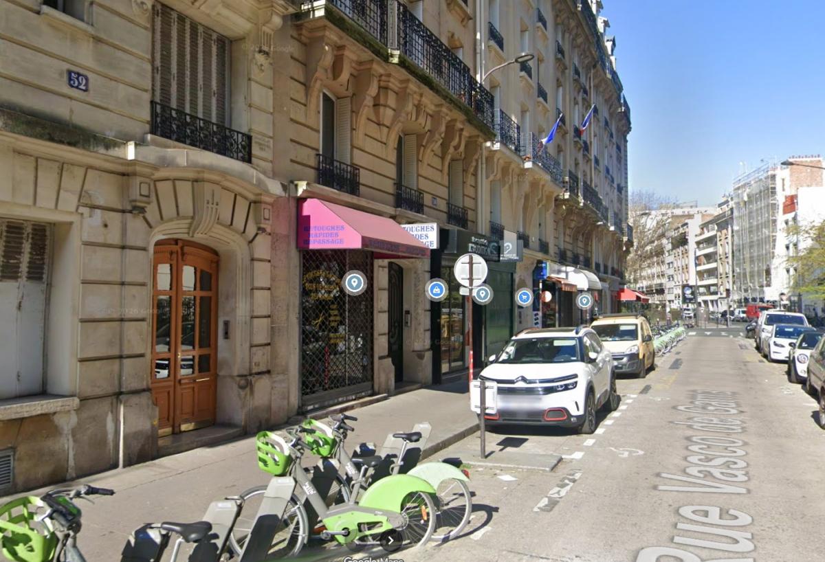 Local commercial 18 m² · à Paris 15e Arrondissement · 18 m² · 140 000 €