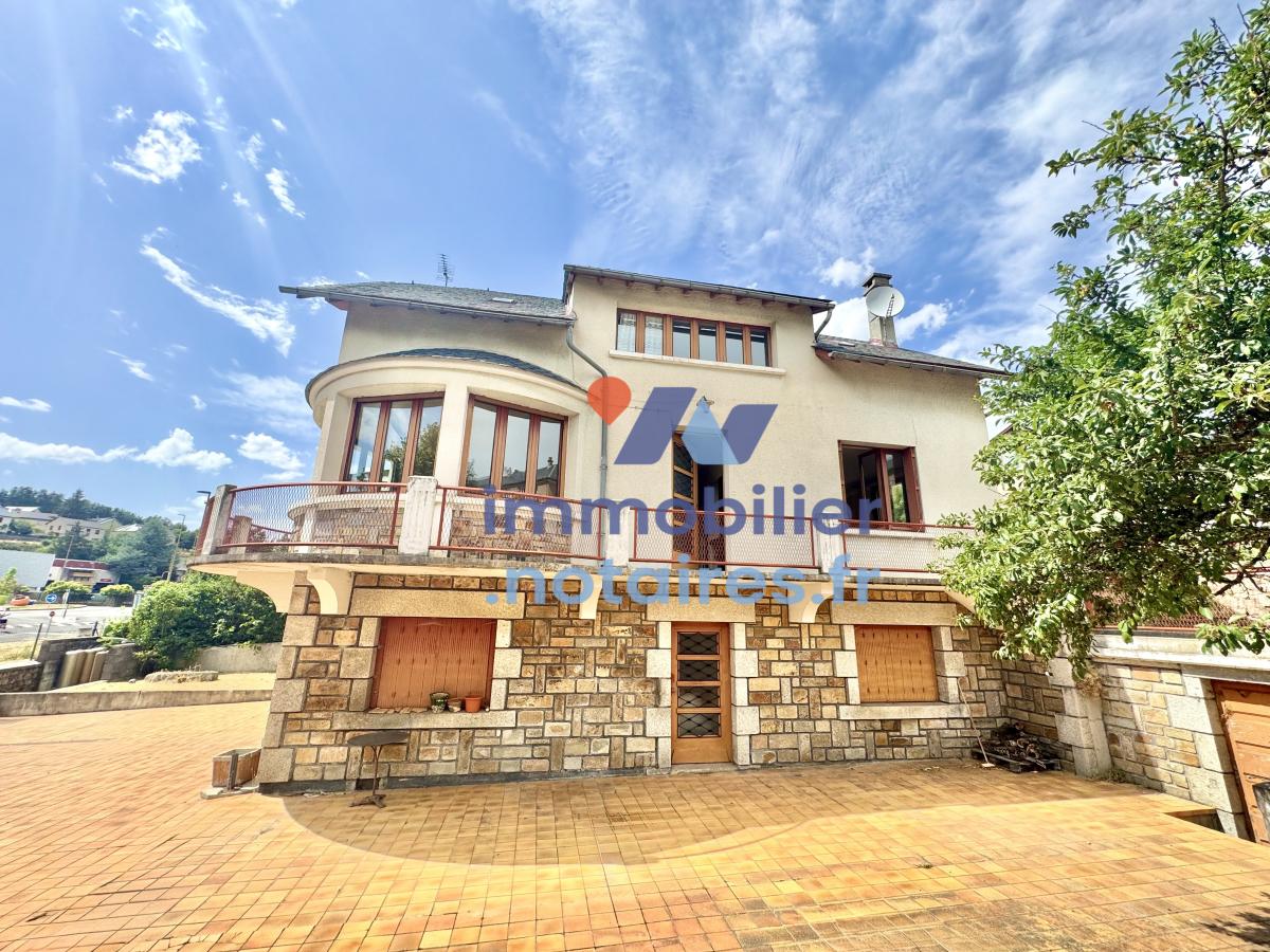 Maison 183 m² · à Saint-Chély-d'Apcher · 183 m² · 184 000 €