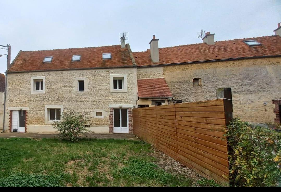 Maison 5 pièces 94 m² · à Morteaux-Couliboeuf · 94 m² · 650 €/mois
