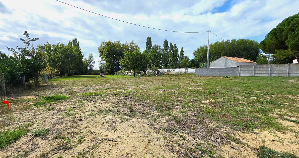 Terrain à bâtir de 2424 m² · à Saint-Jean-de-Monts · 126 300 €