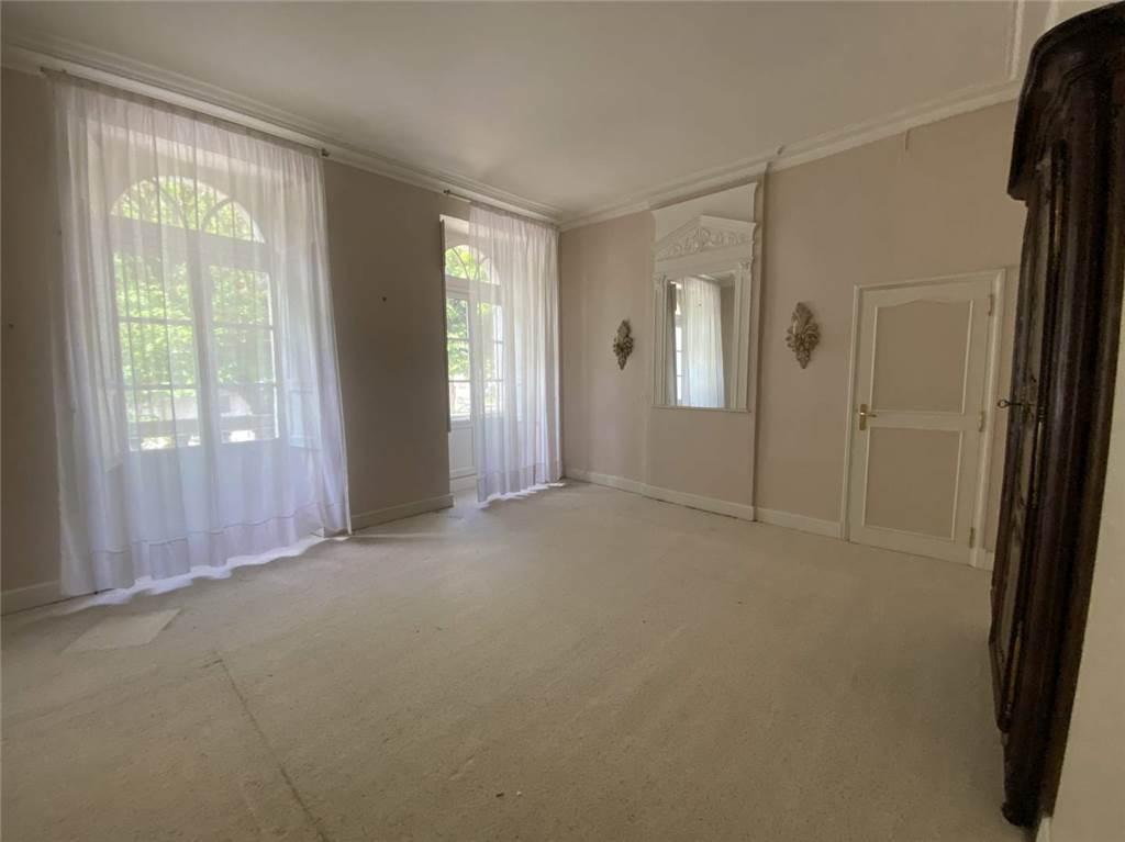 Appartement 4 pièces 119 m² · à Bagnères-de-Luchon · 119 m² · 212 000 €