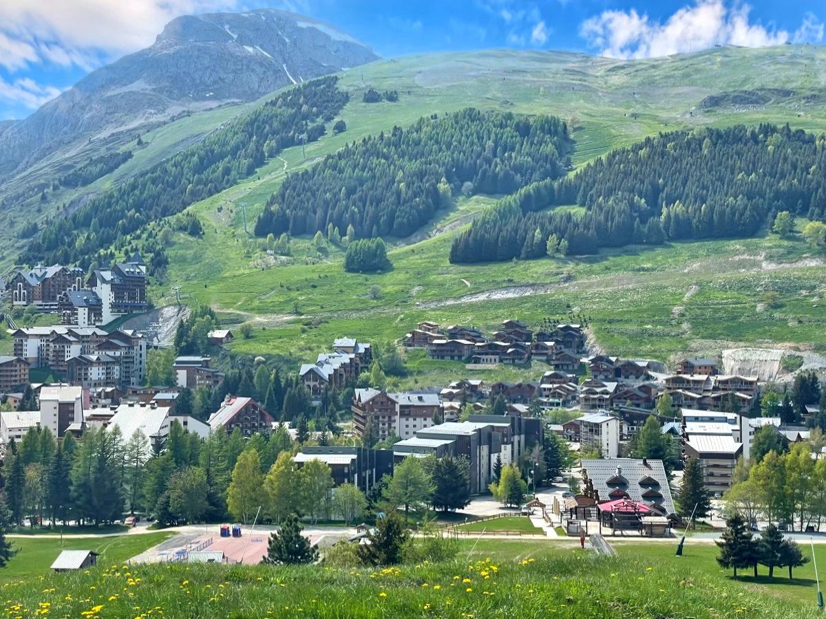 Terrain 691 m² · aux Deux Alpes · 786 600 €