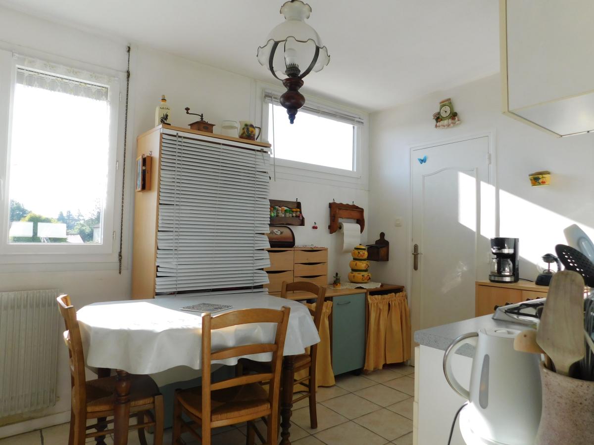 Appartement 3 pièces 74 m² · à Bourg-en-Bresse · 73,9 m² · 138 000 €