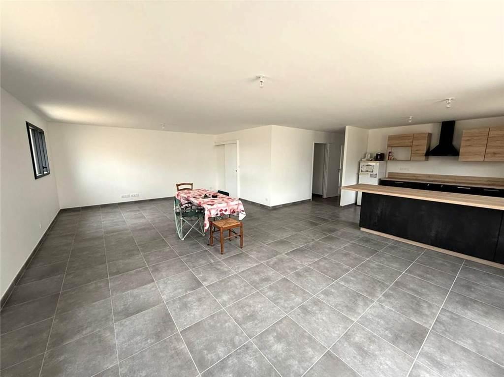 Maison 5 pièces 119 m² · à Châteaubourg · 119 m² · 1 250 €/mois