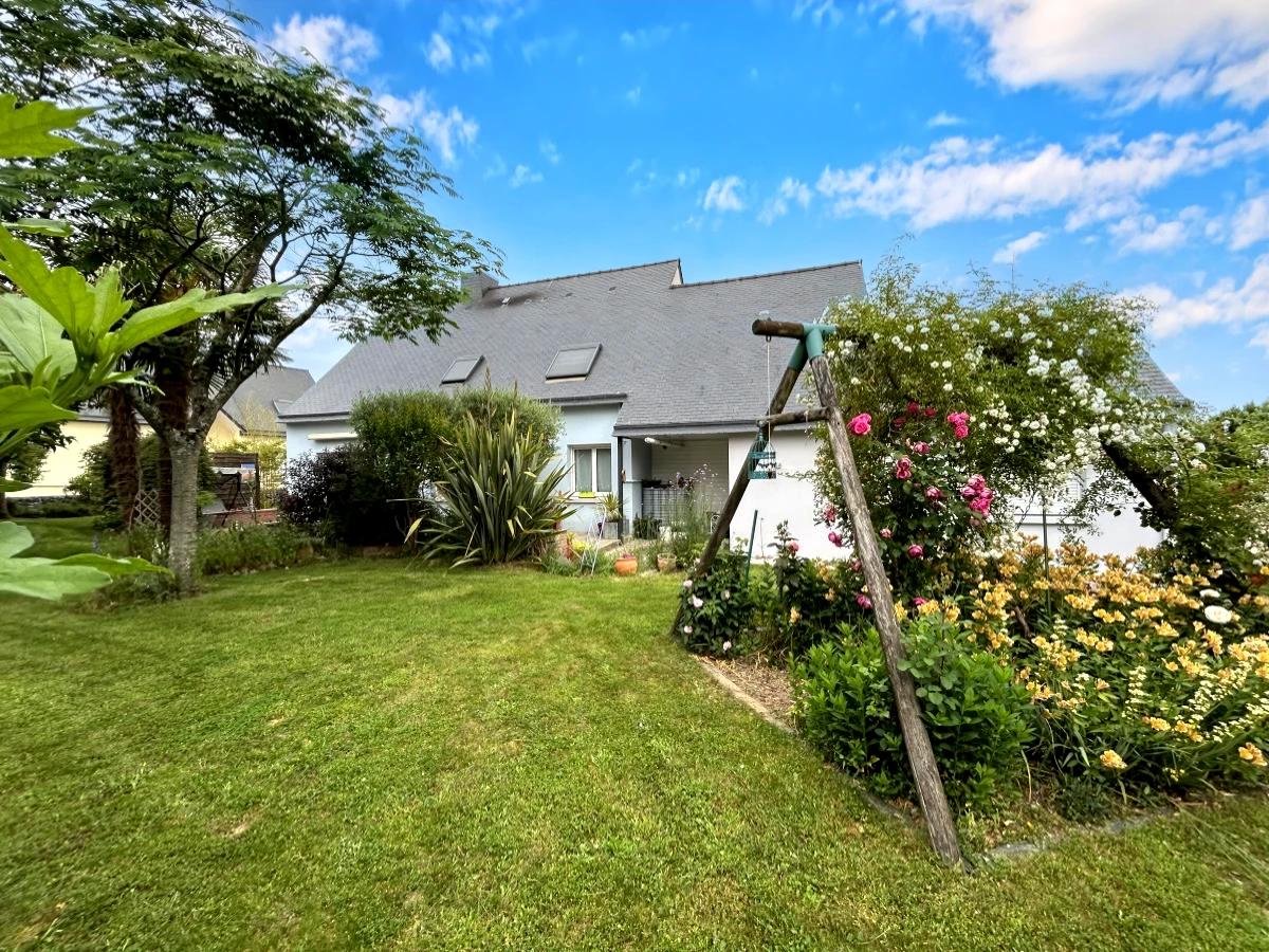 Maison 7 pièces 148 m² · à Bourgbarré · 147,6 m² · 416 560 €