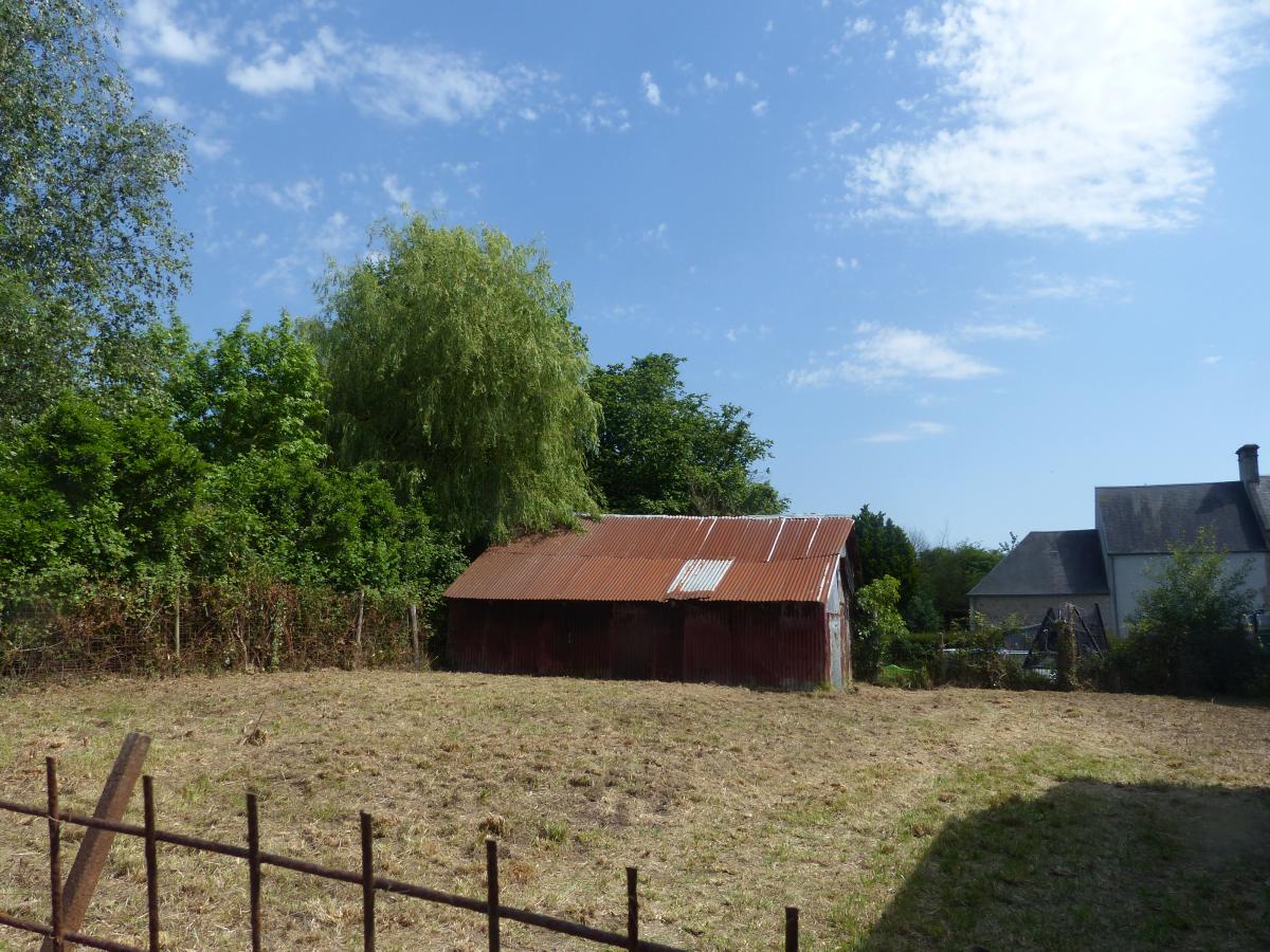 Terrain 692 m² · à Montsenelle · 21 440 €