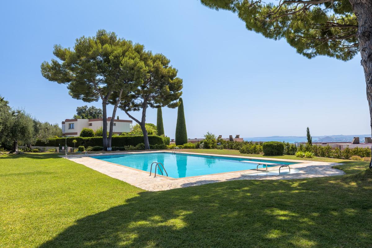 Maison 4 pièces 135 m² · à Cagnes-sur-Mer · 135 m² · 840 000 €