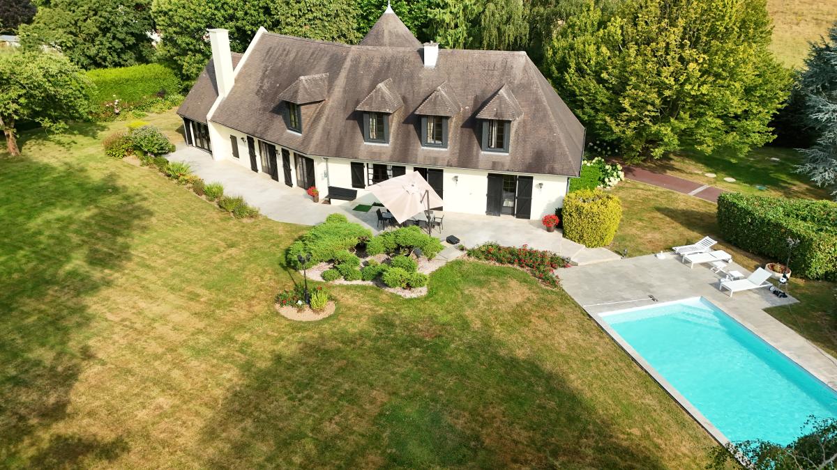 Maison 9 pièces 275 m² · à Bailleulmont · 275 m² · 884 000 €