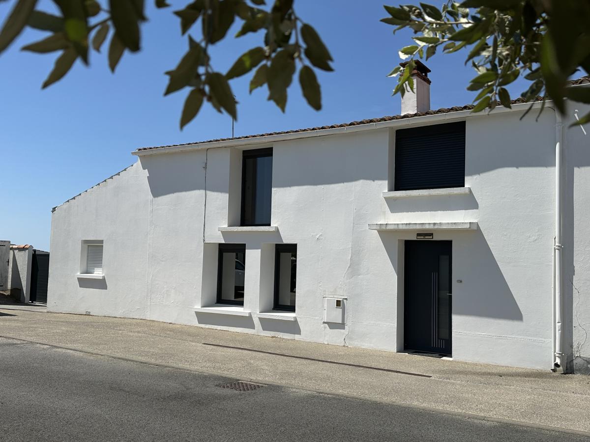 Maison 131 m² · à Saint-Michel-en-l'Herm · 131 m² · 333 800 €