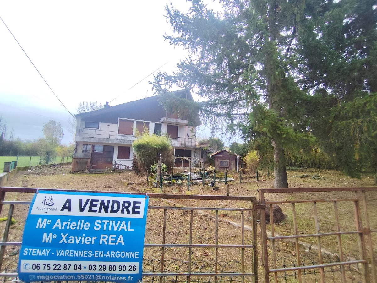 Maison 8 pièces 190 m² · à Stenay · 190 m² · 65 000 €