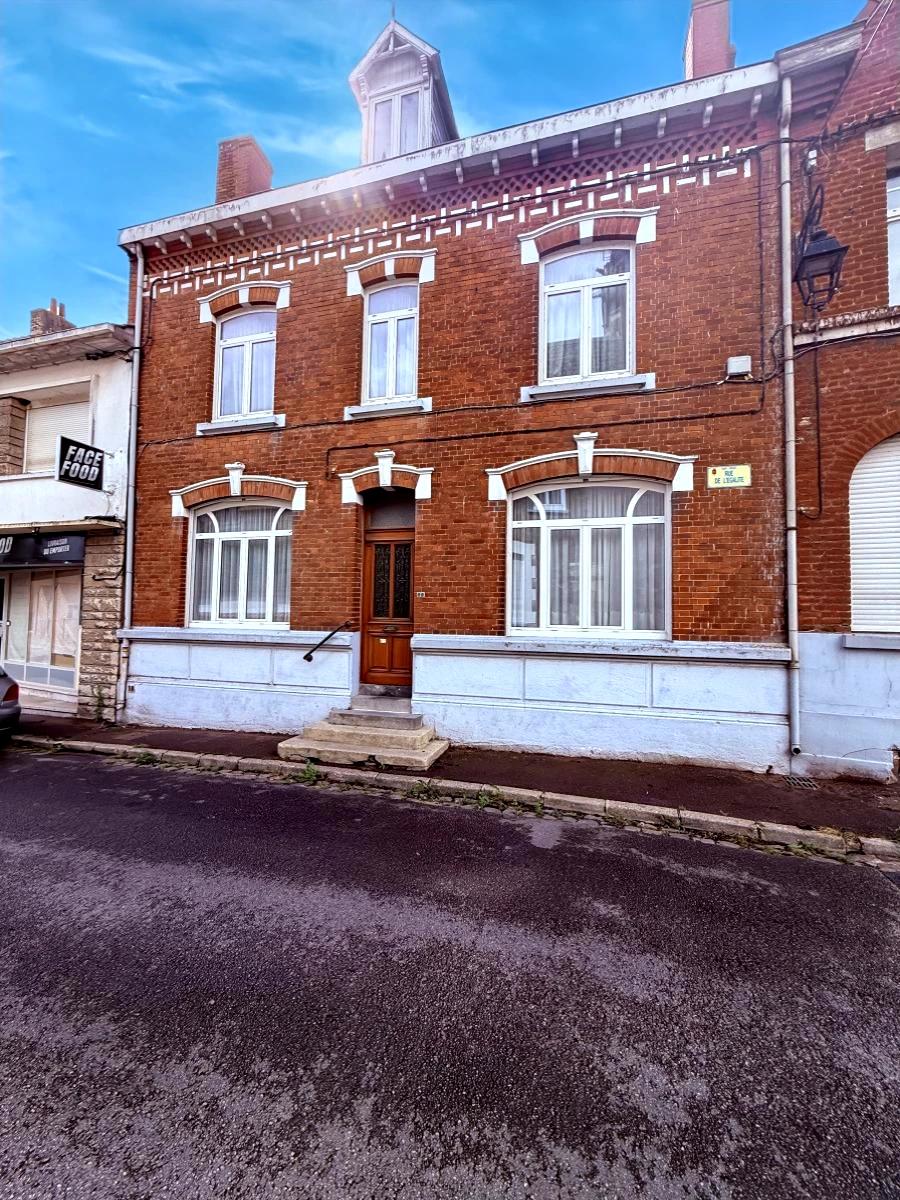 Maison 8 pièces 379 m² · à Saint-Venant · 379 m² · 168 000 €