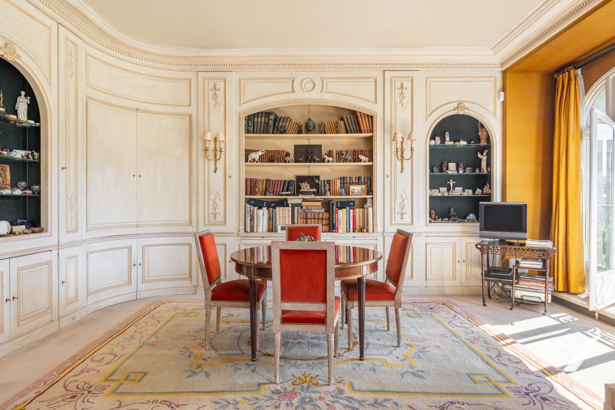 Appartement 5 pièces 165 m² · à Paris 7e Arrondissement · 164,7 m² · 2 060 000 €