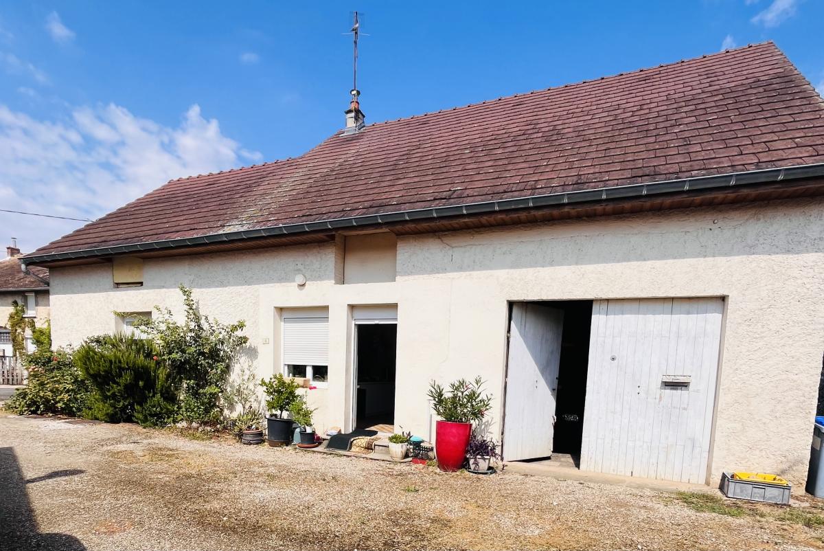 Maison 2 pièces 62 m² · à Molay · 62 m² · 85 000 €