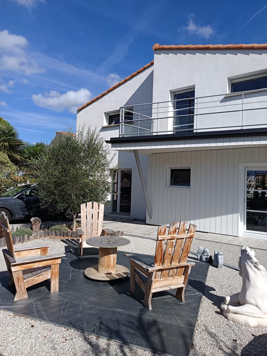 Maison 5 pièces 114 m² · à L'Aiguillon-la-Presqu'Île · 113,6 m² · 350 440 €