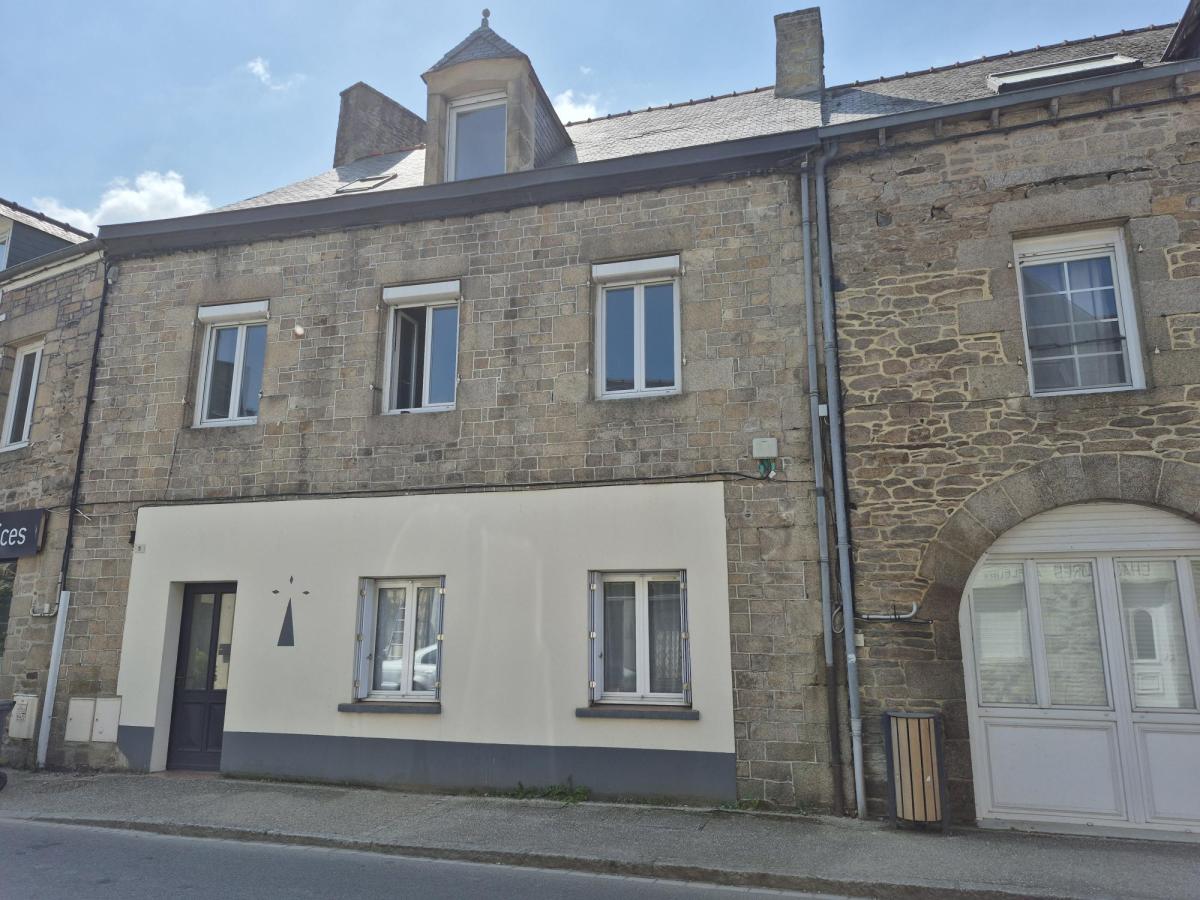 Immeuble 232 m² · à Broons · 232 m² · 278 250 €
