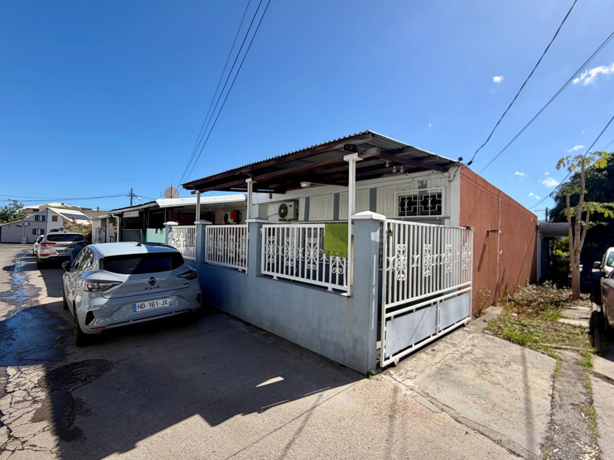 Maison 4 pièces 90 m² · à Le Port · 90 m² · 144 600 €