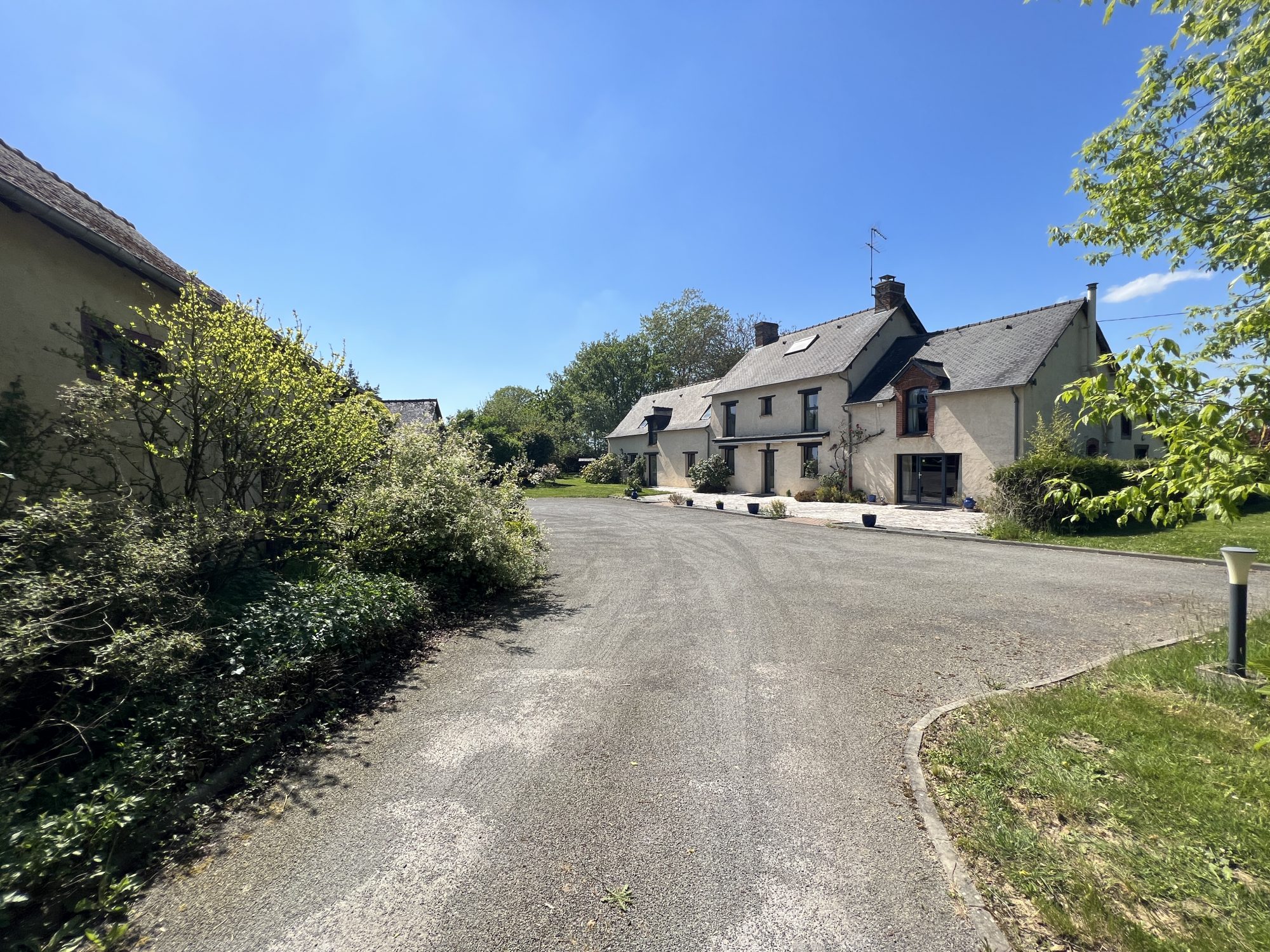 Maison 8 pièces 280 m² · à Domloup · 280 m² · 698 420 €
