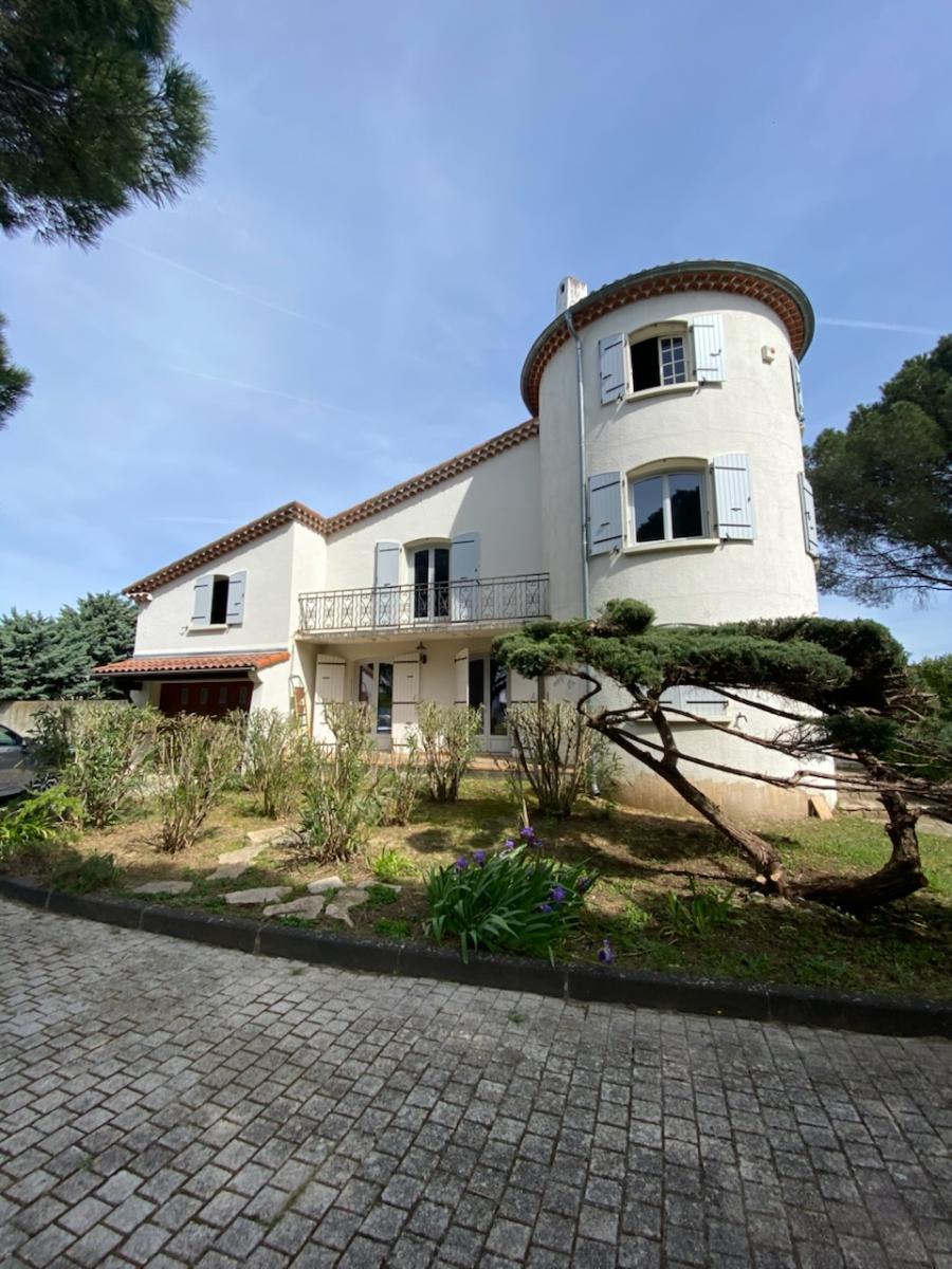 Maison 10 pièces 256 m² · à Montélimar · 256 m² · 495 000 €