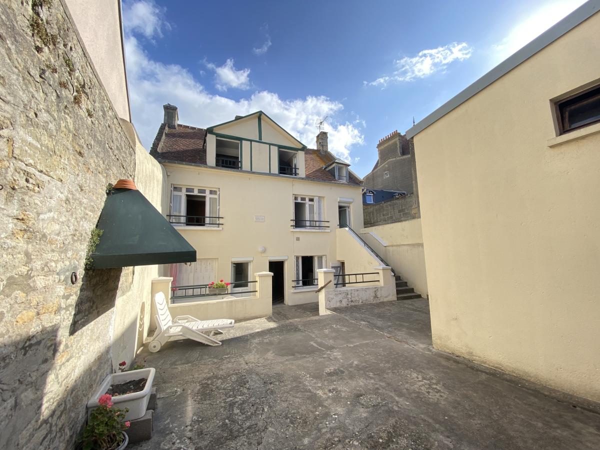 Maison 8 pièces 165 m² · à Saint-Aubin-sur-Mer · 165 m² · 559 200 €