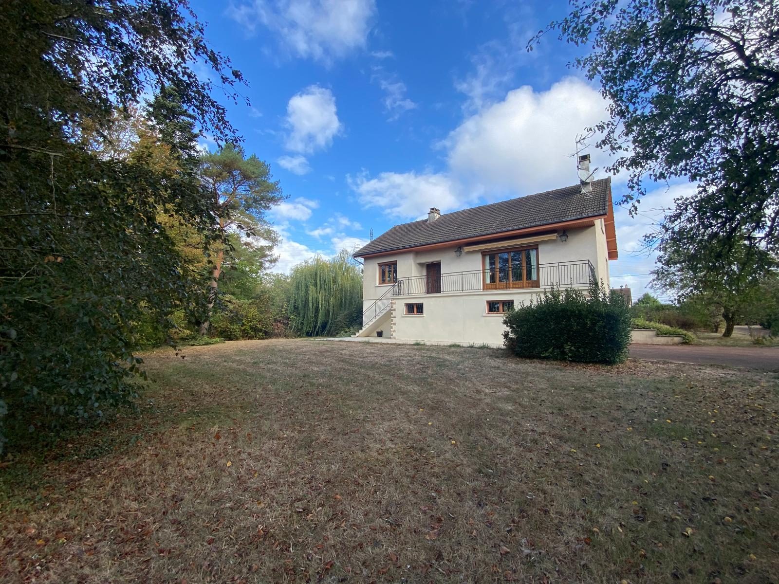 Maison 6 pièces 120 m² · à Chaumot · 119,6 m² · 167 000 €