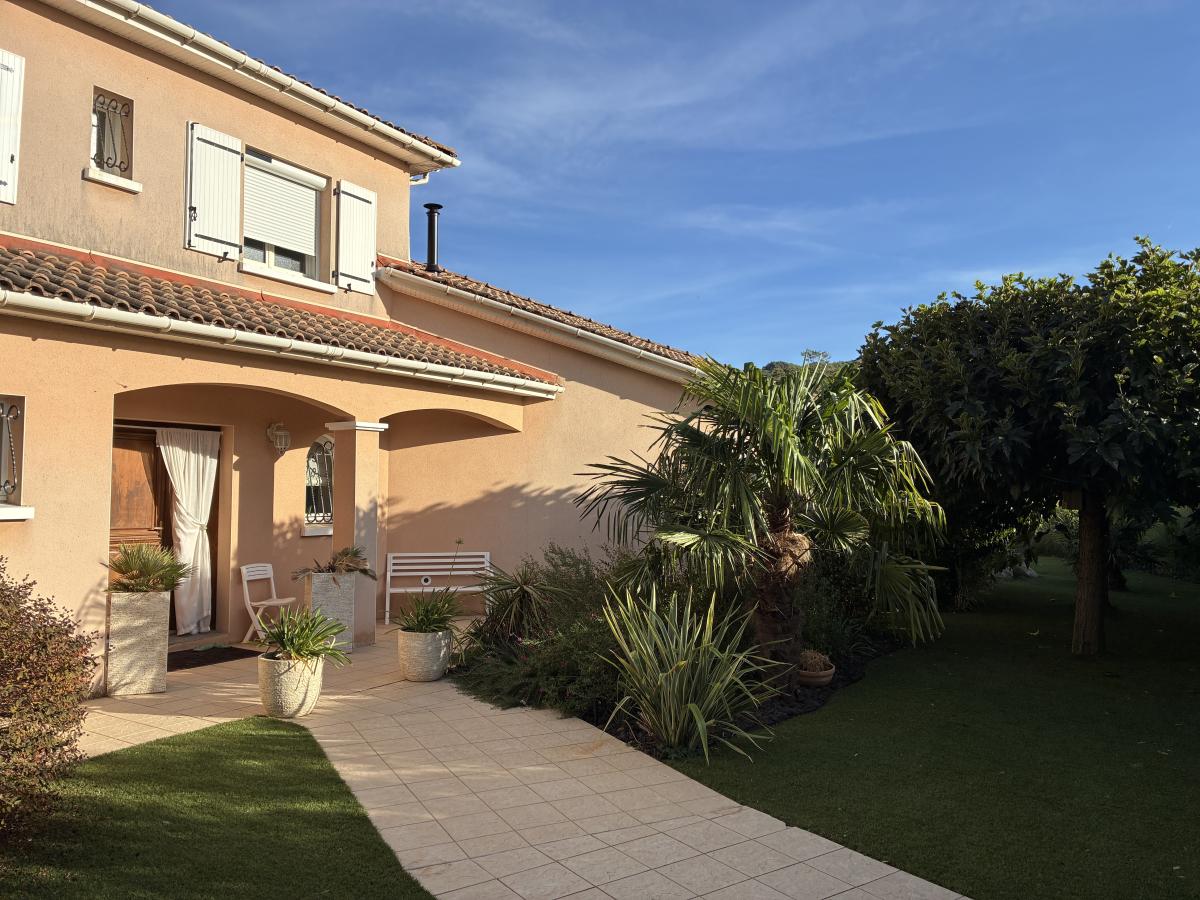 Maison 7 pièces 179 m² · à Saint-Affrique · 179 m² · 495 000 €