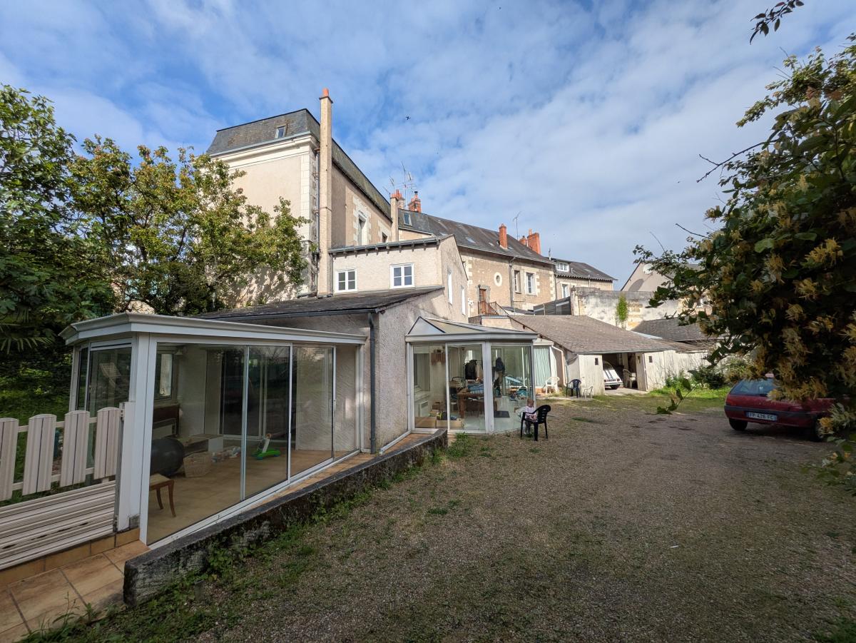 Maison 5 pièces 177 m² · à Tours · 176,6 m² · 250 000 €