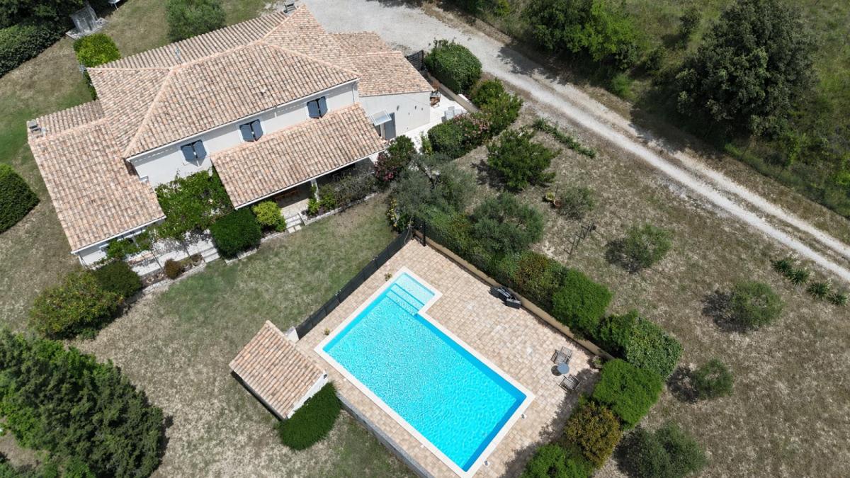 Maison 9 pièces 227 m² · à Eyragues · 227 m² · 820 000 €