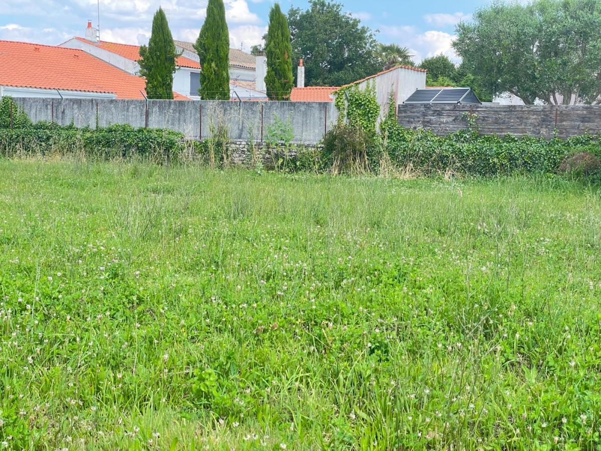 Terrain 549 m² · à La Jarrie · 110 250 €