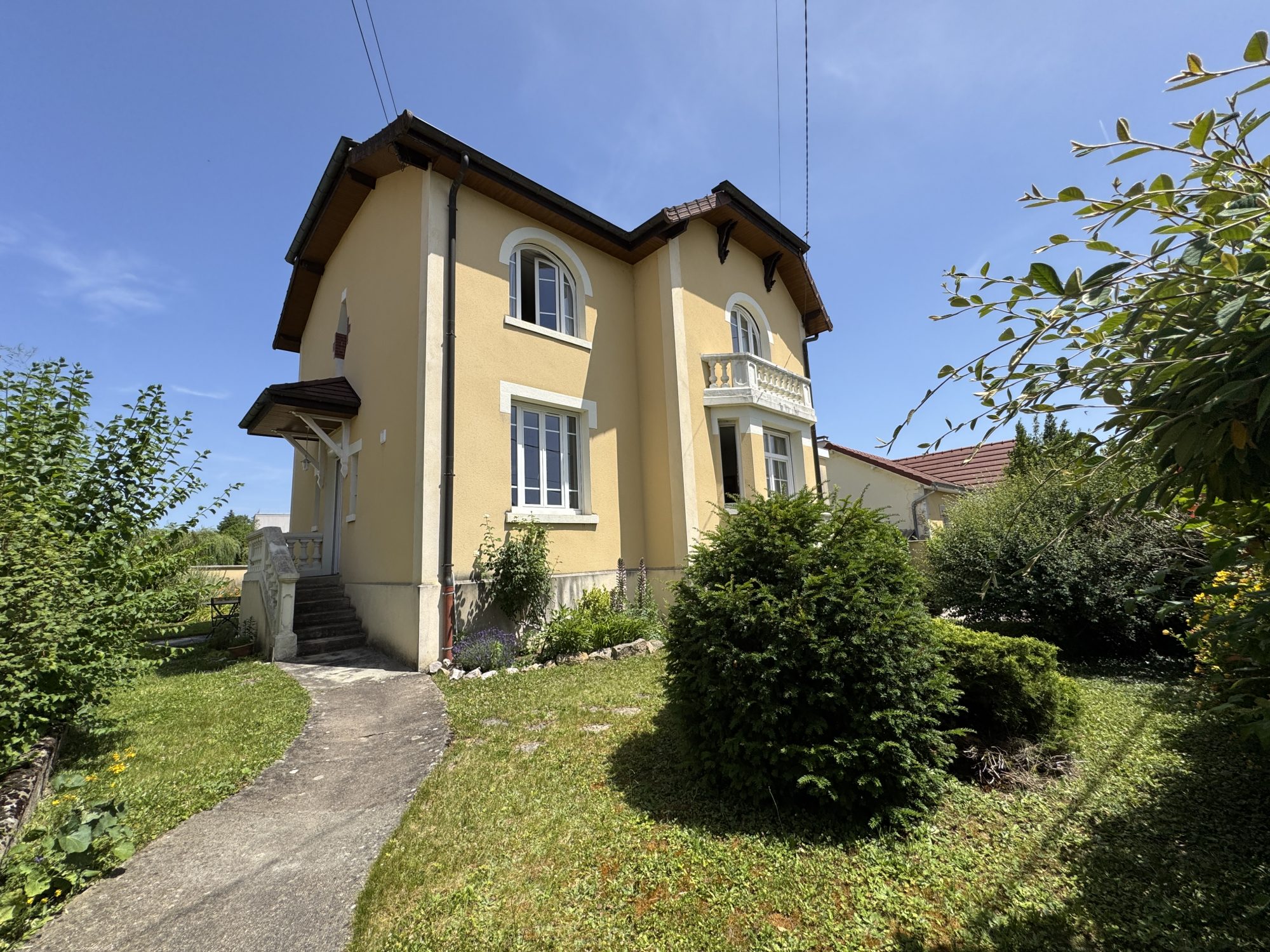 Maison 6 pièces 124 m² · à Dole · 124 m² · 355 000 €