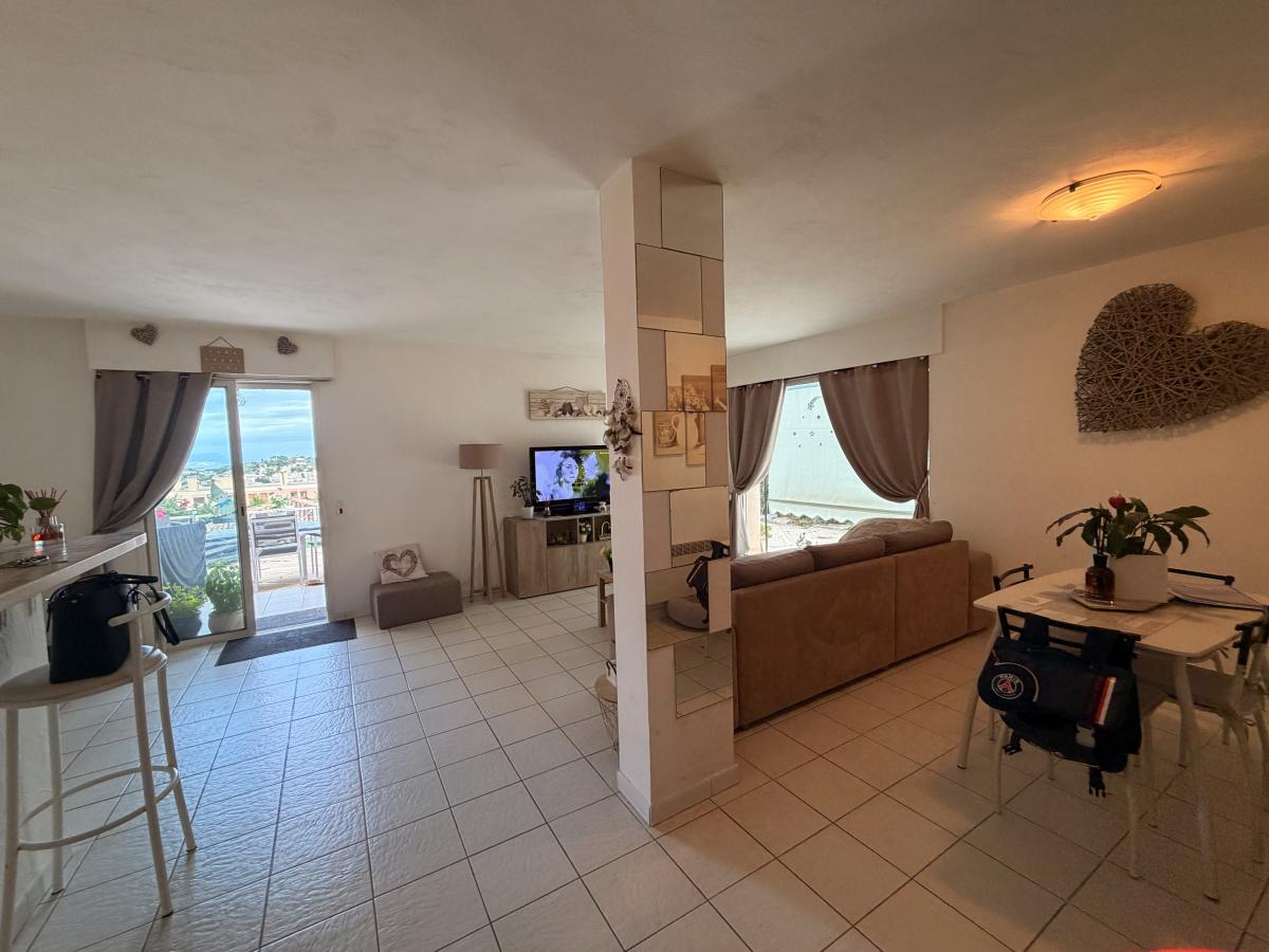 Maison 5 pièces 182 m² · à Vallauris · 182 m² · 650 000 €