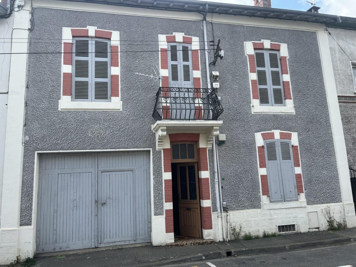 Maison 9 pièces 144 m² · à Tarbes · 143,8 m² · 162 750 €