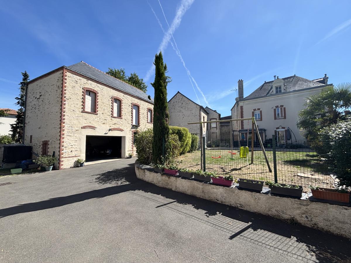 Maison 6 pièces 174 m² · à La Pommeraye · 174 m² · 391 460 €