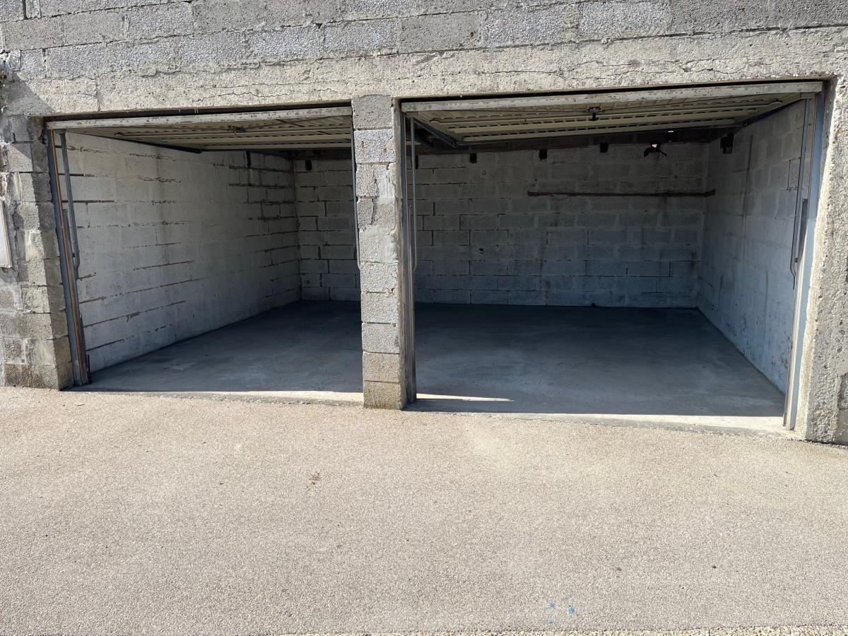 Parking 24 m² · à Saint-Laurent-Blangy · 24 m² · 150 €/mois