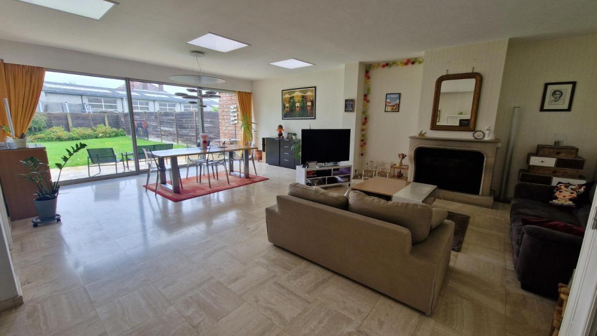 Maison 7 pièces 200 m² · à Santes · 200 m² · 1 124 €/mois