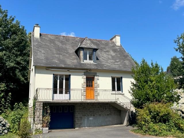 Maison 6 pièces 111 m² · à Huelgoat · 111 m² · 131 875 €