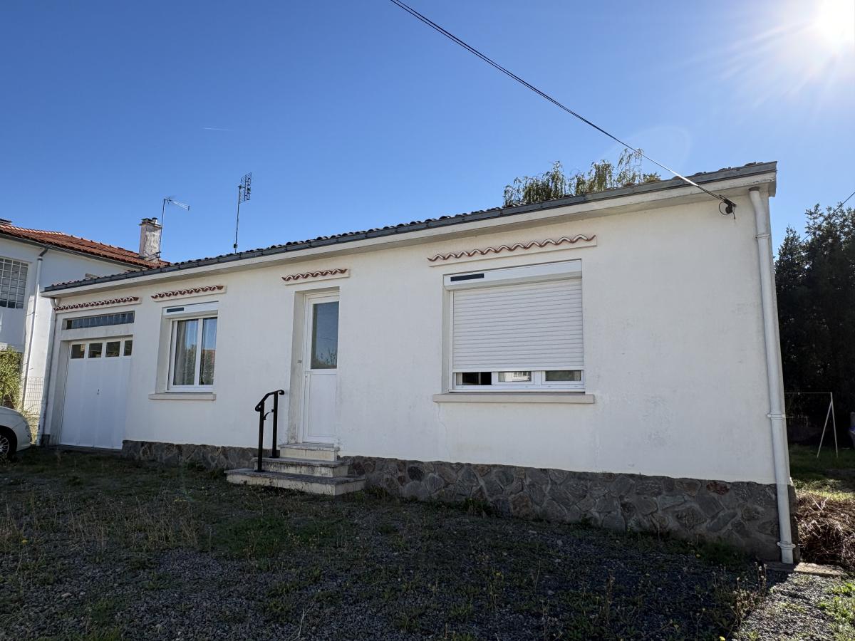 Maison 3 pièces 83 m² · à Fontenay-le-Comte · 82,7 m² · 111 250 €