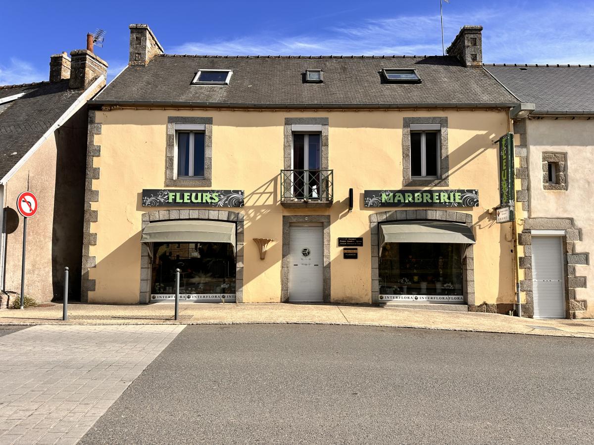 Local commercial 187 m² · à Plouaret · 187 m² · 241 160 €