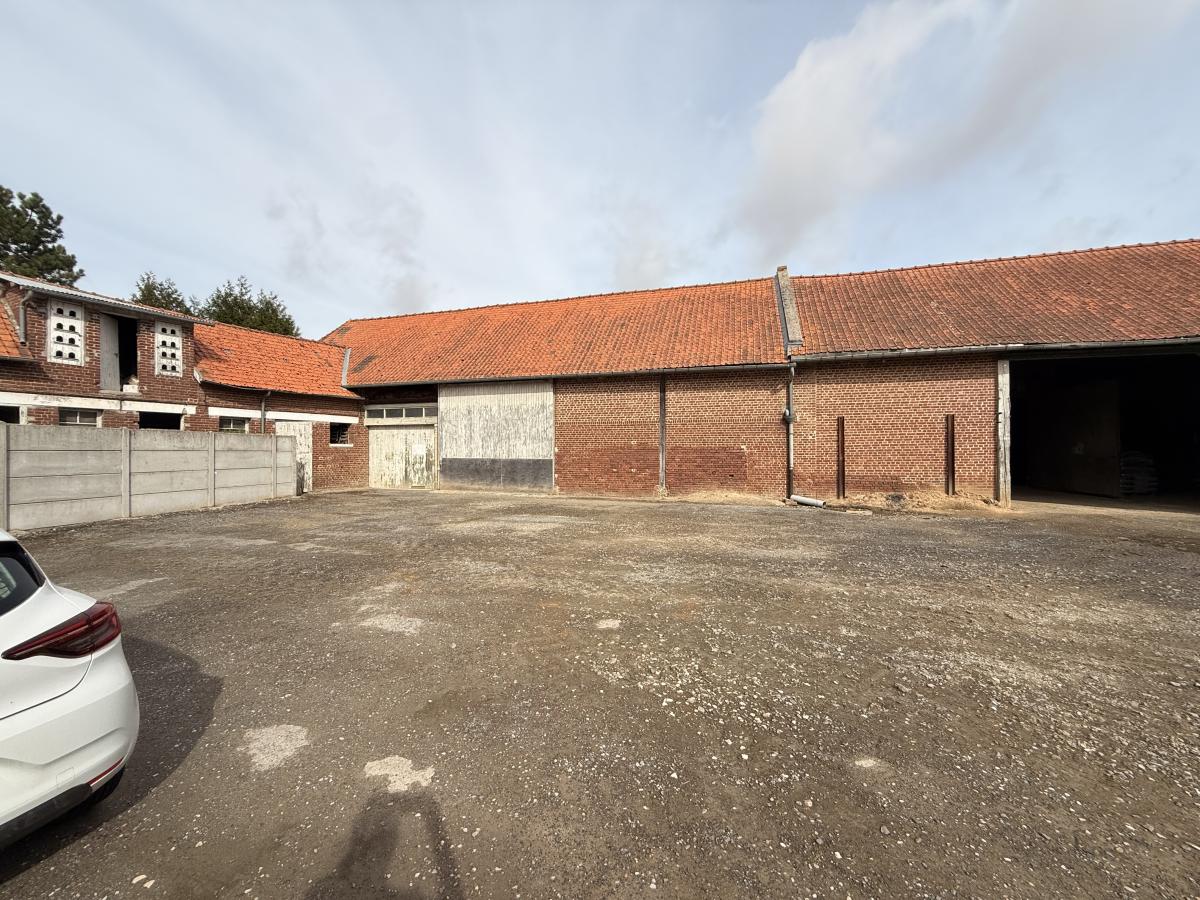Maison 995 m² · à Lamotte-Warfusée · 995 m² · 156 000 €